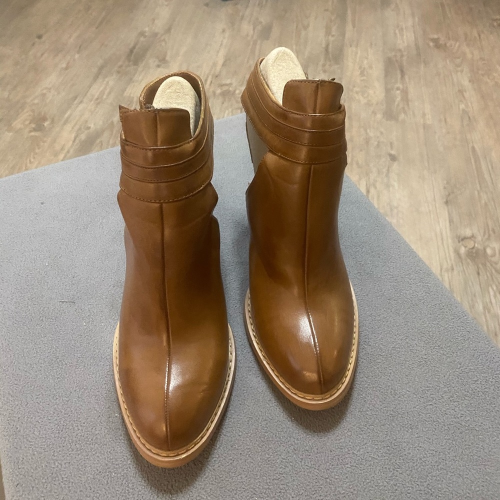 Shoe boot